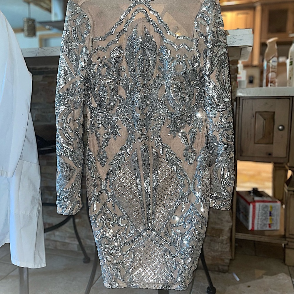 Beautiful dress never worn!